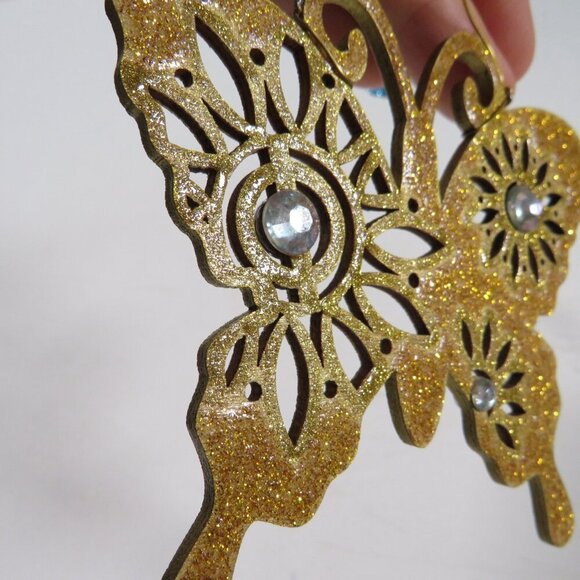 Butterfly with SUNFLOWER DESIGN Laser Cut Wooden Ornament Hangs #2 - Picture 5 of 6